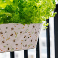 Balkonkasten mit Bienenmuster, L: 28,9 cm B: 39,3 cm H: 26,2 cm