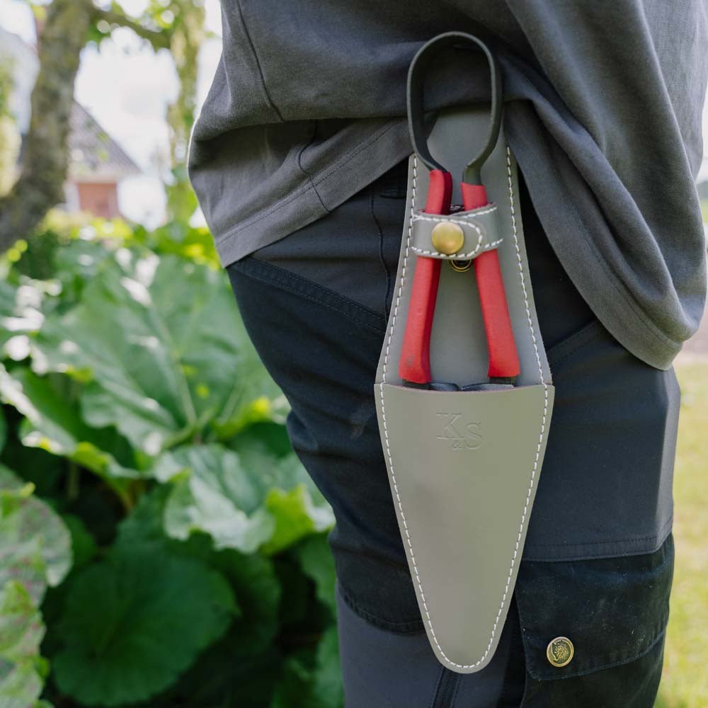 Gartenschere, mit Lederholster