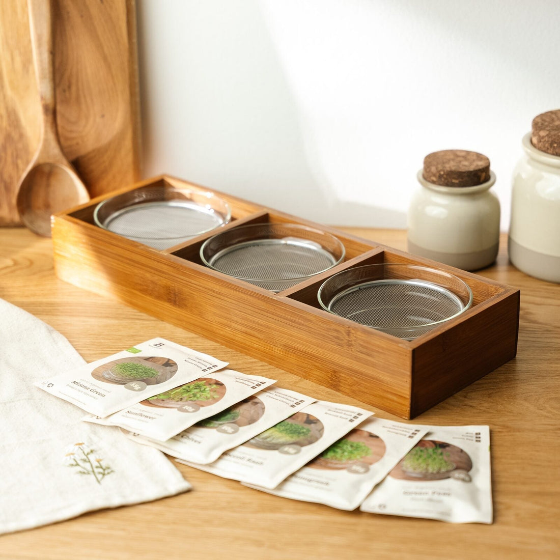 Microgreenbox mit Bambushalter - 6 Beutel Bio-Samen